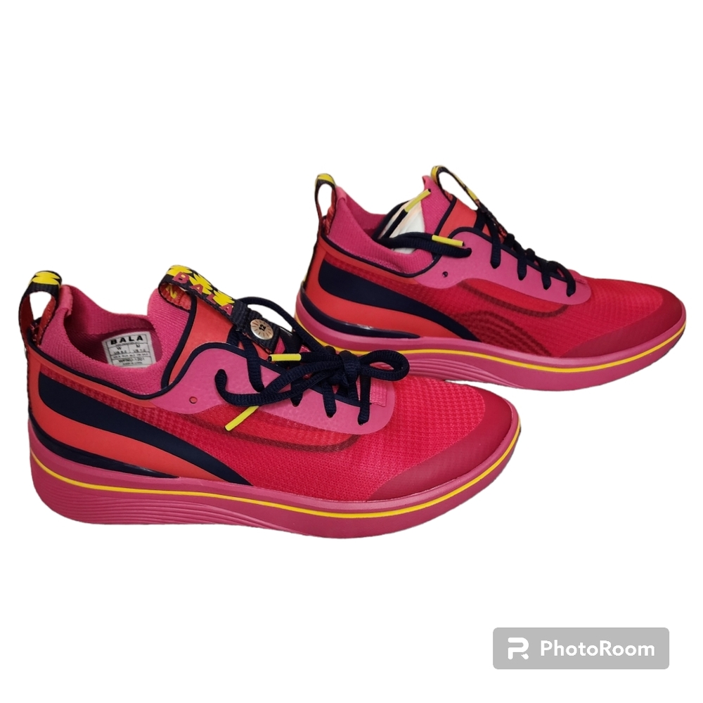 BALA Twelves DEFY Nursing Shoe Size 8 NWT